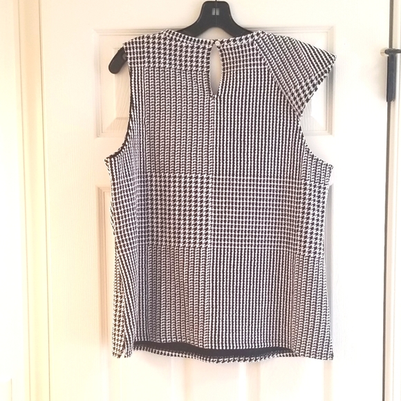 NWT Dolan Callan Ruffled Top - Picture 6 of 8